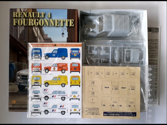 Ebbro Renault 4 Fourgonnette mit Decals